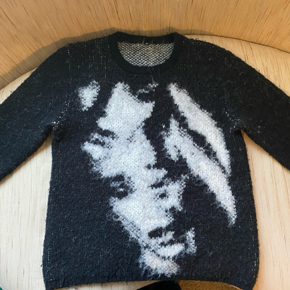 Knit sweater